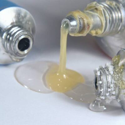 BEST-GLUE-FOR-PLASTIC